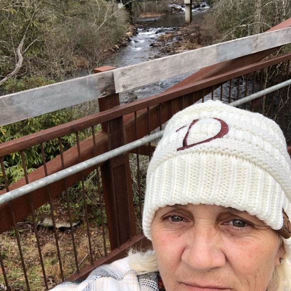 Meet your Posher, Denise - Picture 3 of 5